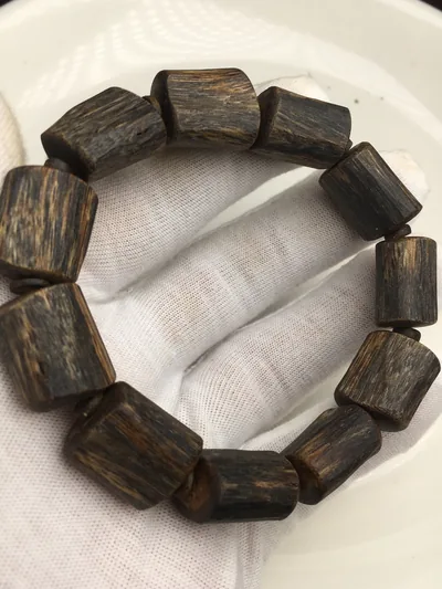 Agarwood Cube Bead Bracelet II