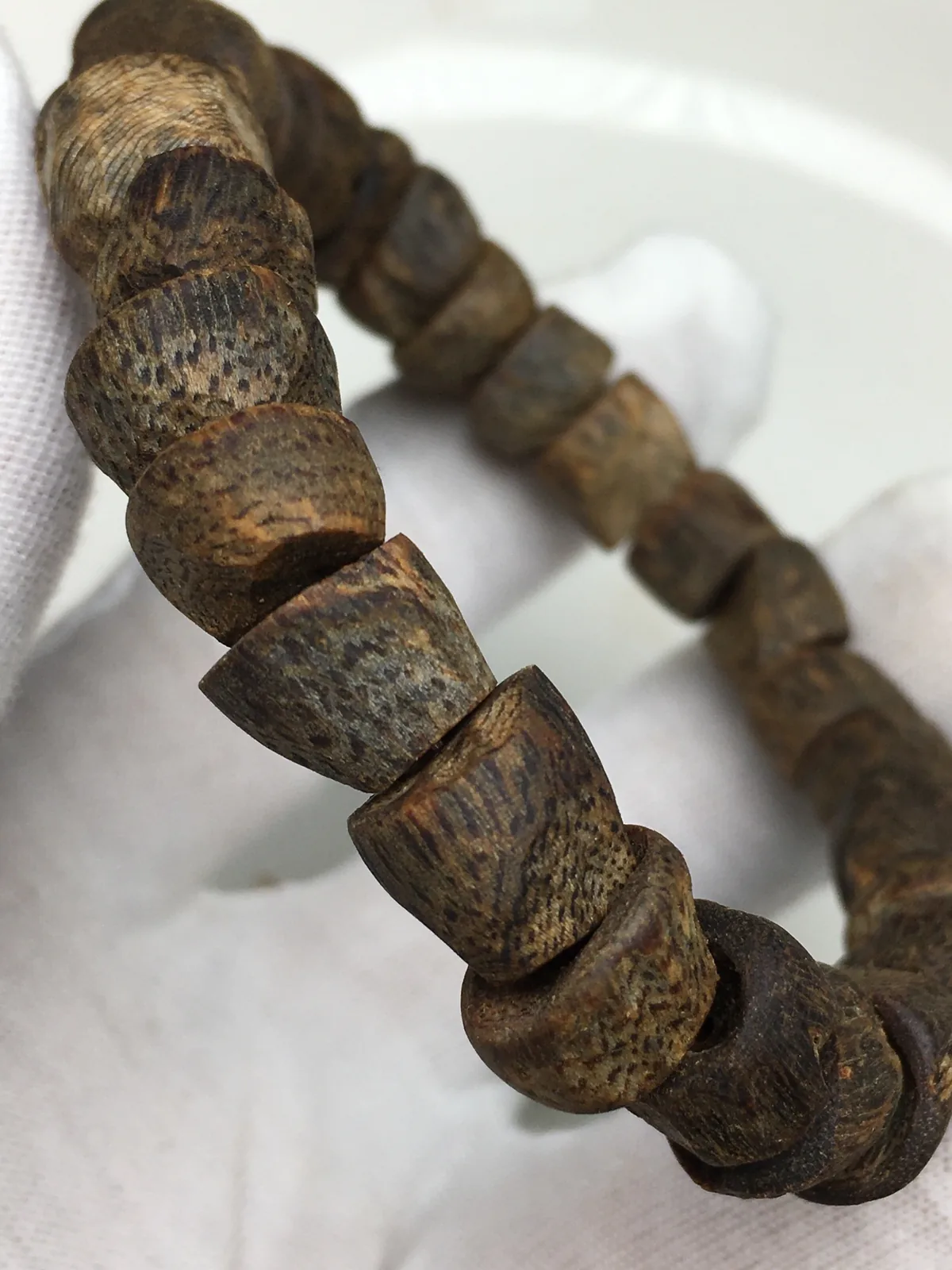 Agarwood Cube Bead Bracelet IV — photo 3 of 9