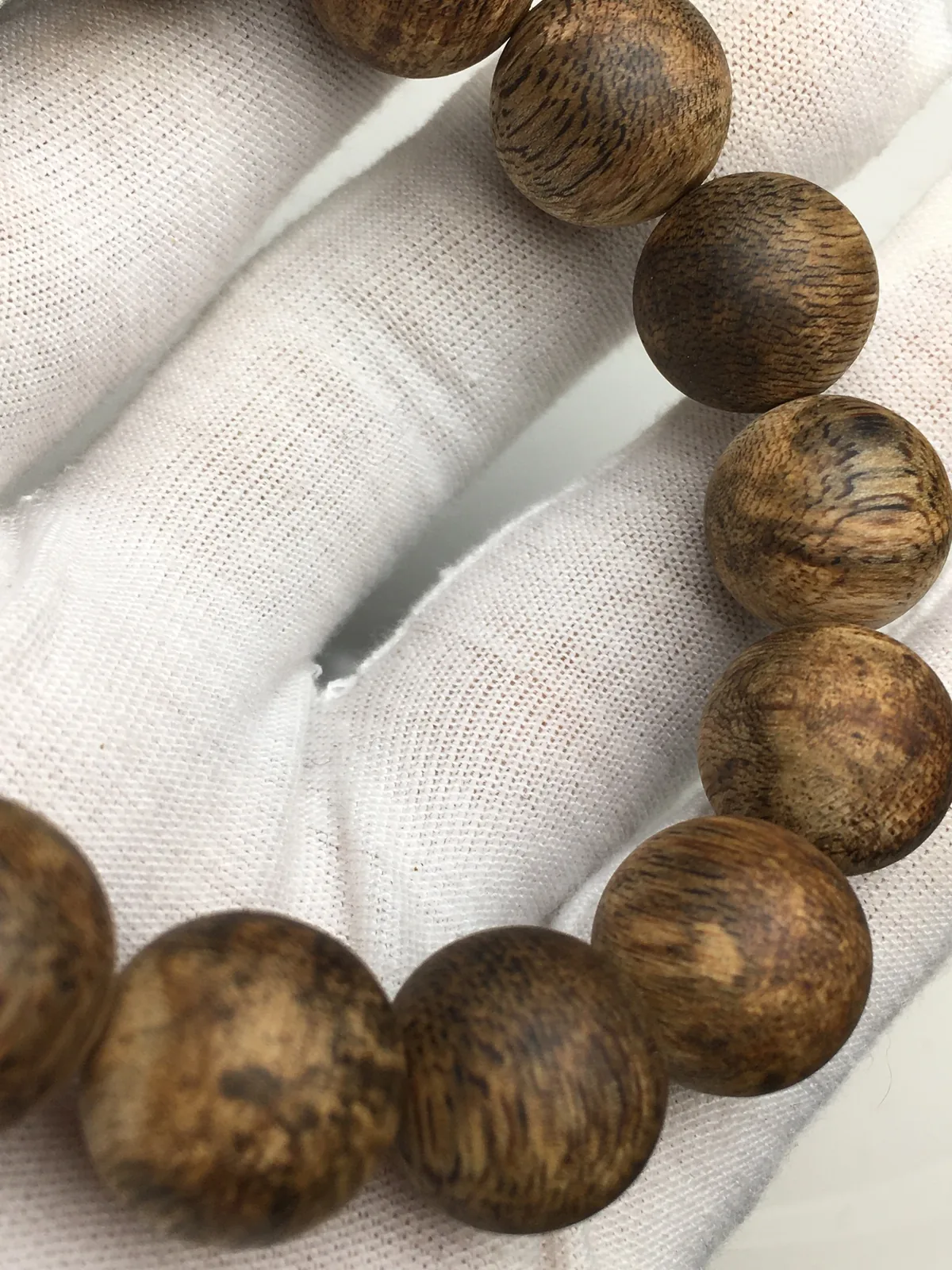 Agarwood Round Bead Bracelet II — photo 5 of 9