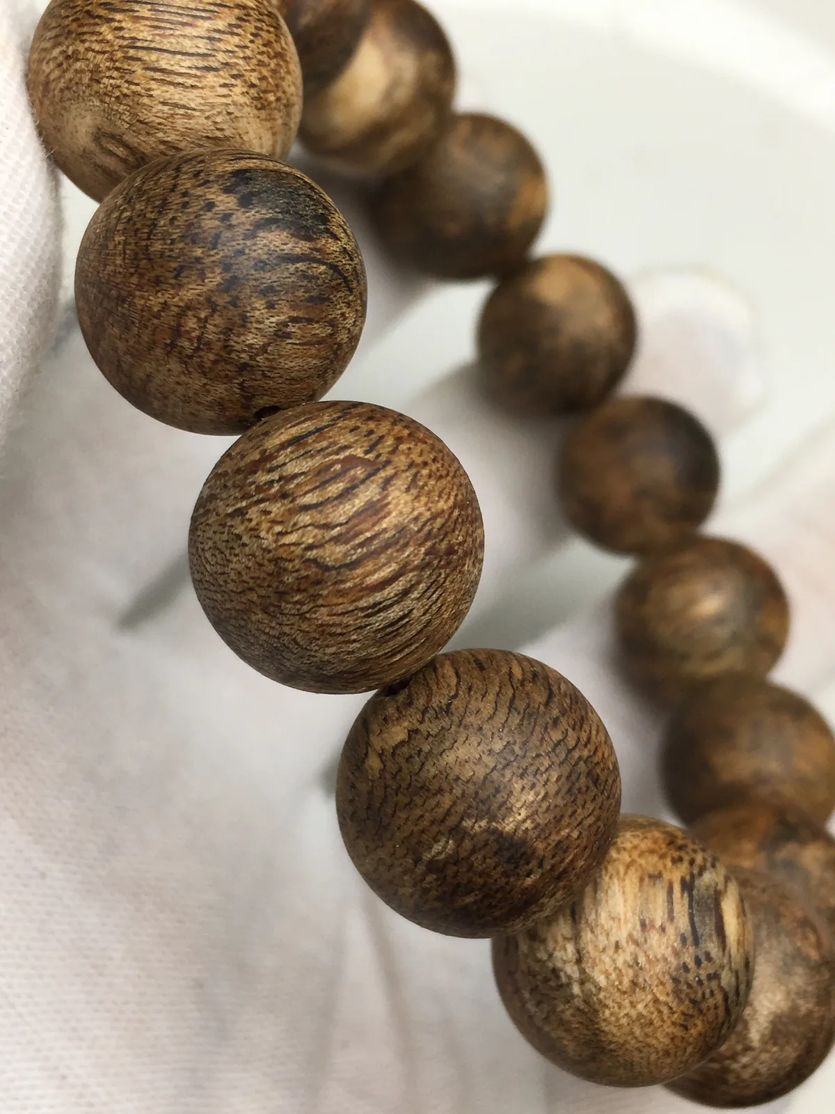 Agarwood Round Bead Bracelet II — photo 7 of 9