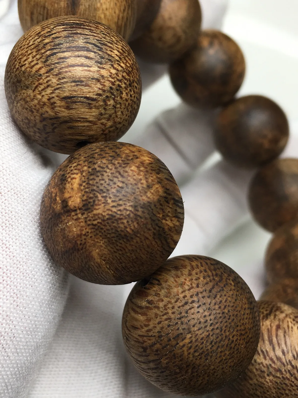Agarwood Round Bead Bracelet V — photo 5 of 9