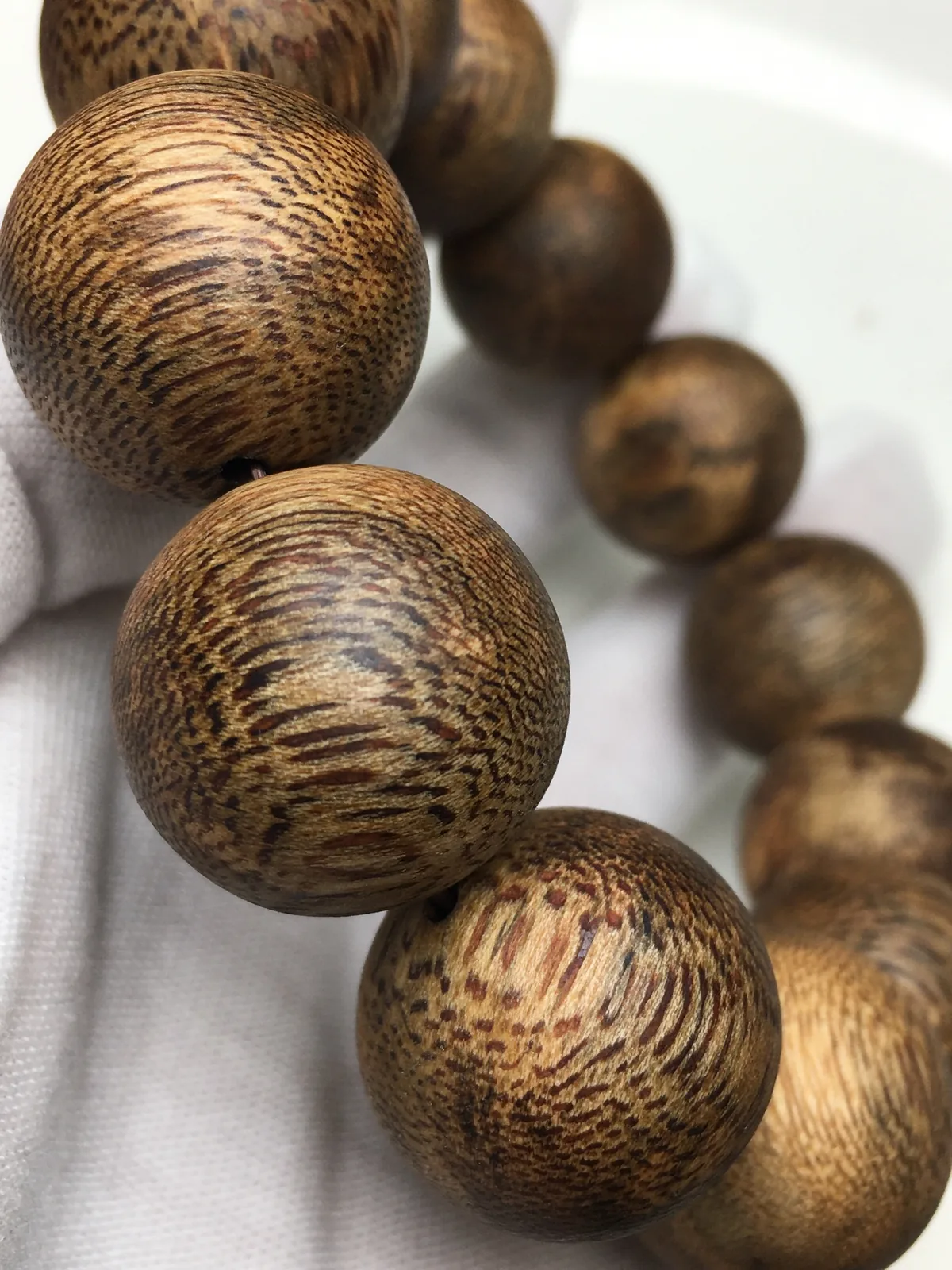Agarwood Round Bead Bracelet V — photo 7 of 9