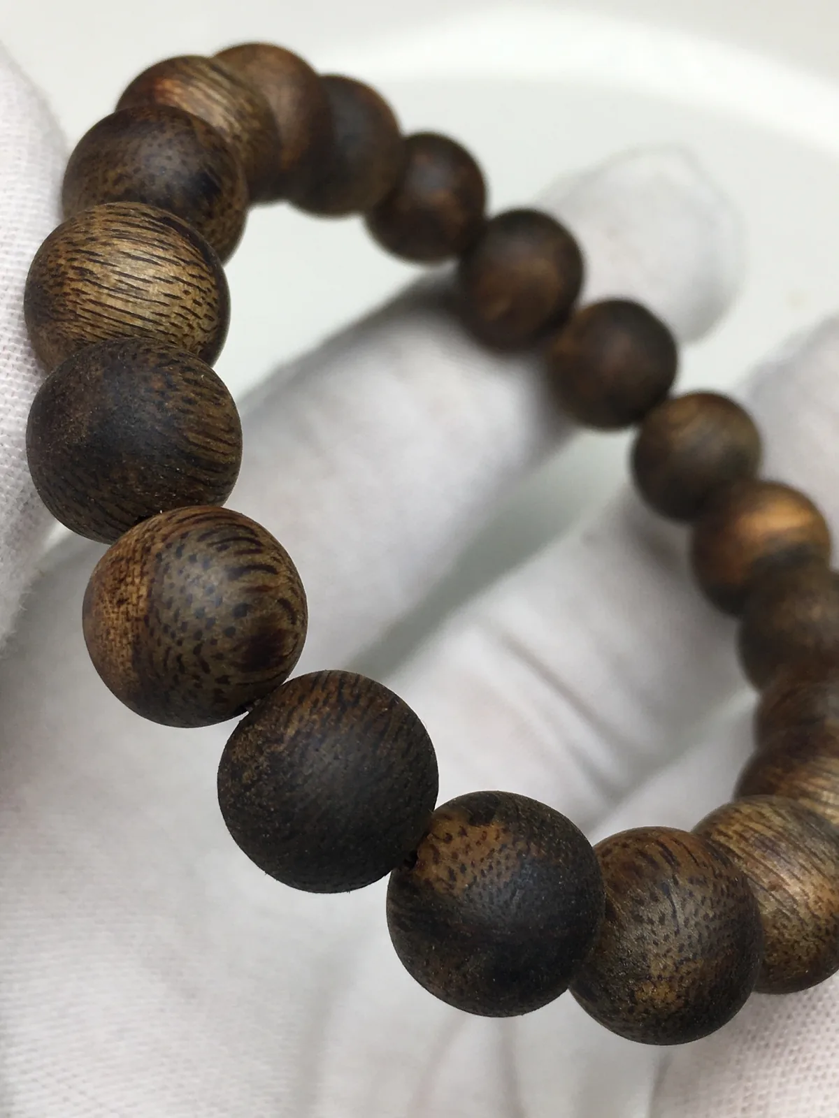 Agarwood Round Bead Bracelet VI — photo 5 of 9
