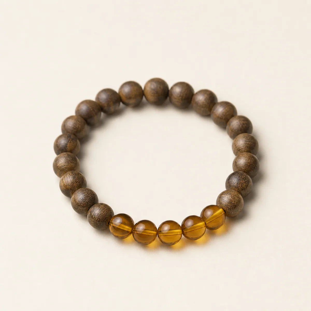 Amber bracelet with agarwood and honey-coloured amber beads